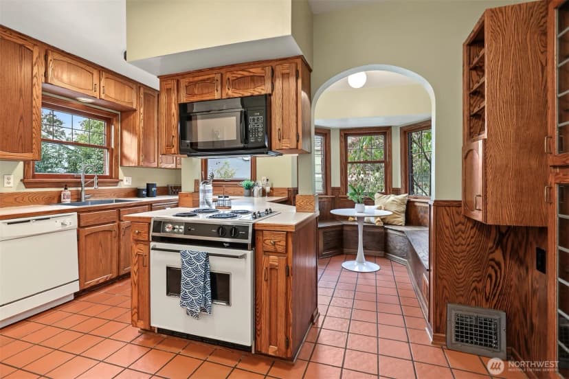 Property photo for 1443 Palm Avenue Sw, Seattle photo 14