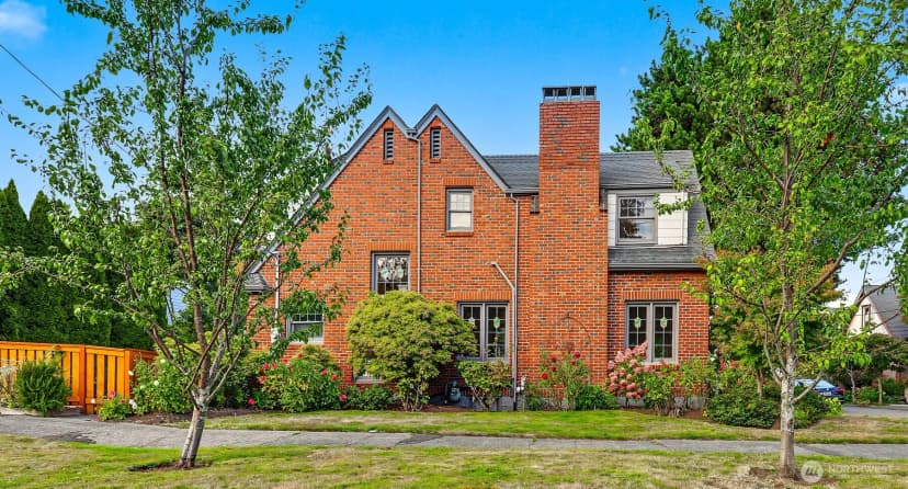 Property photo for 1443 Palm Avenue Sw, Seattle