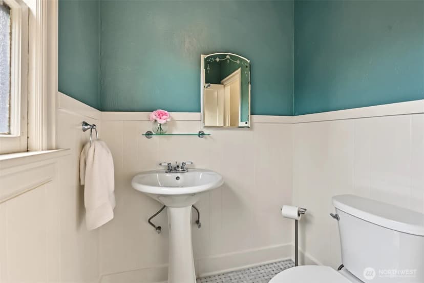 Property photo for 1443 Palm Avenue Sw, Seattle photo 24