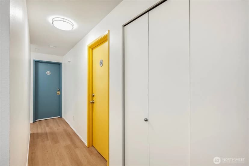 Property photo for 5612 A Roosevelt Way Ne #a, Seattle photo 6