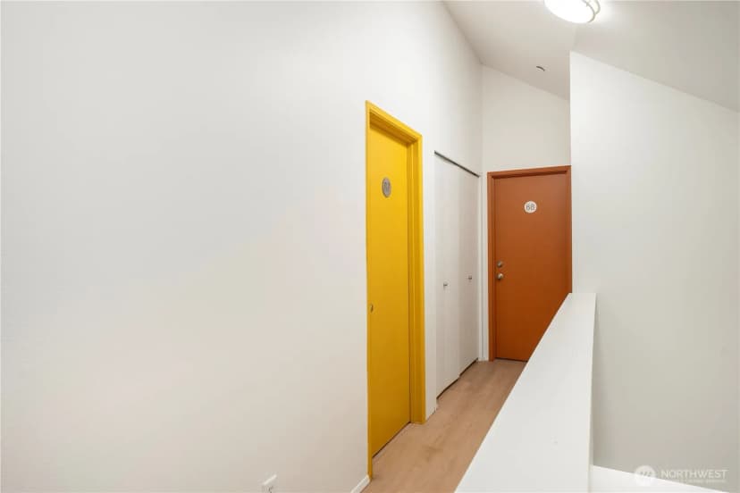 Property photo for 5612 A Roosevelt Way Ne #a, Seattle photo 12