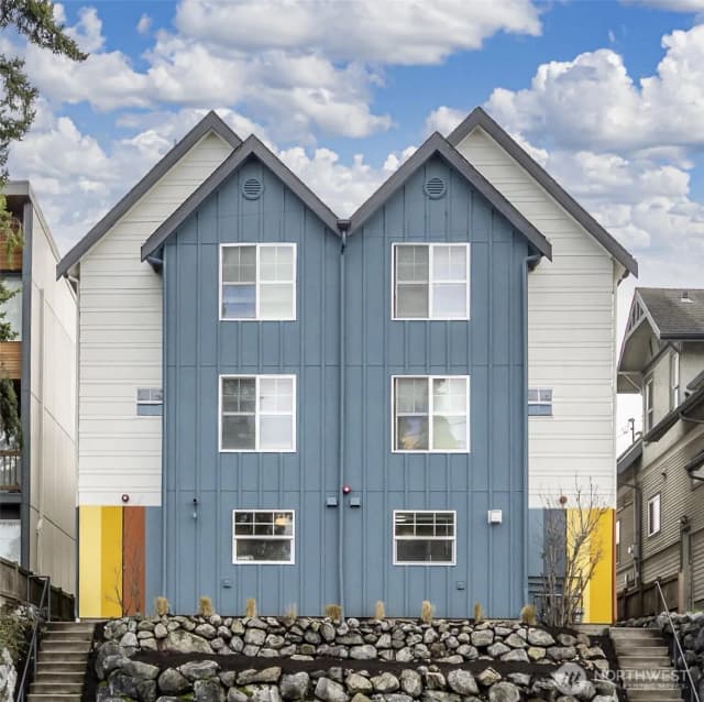 Property photo for 5612 A Roosevelt Way Ne #a, Seattle