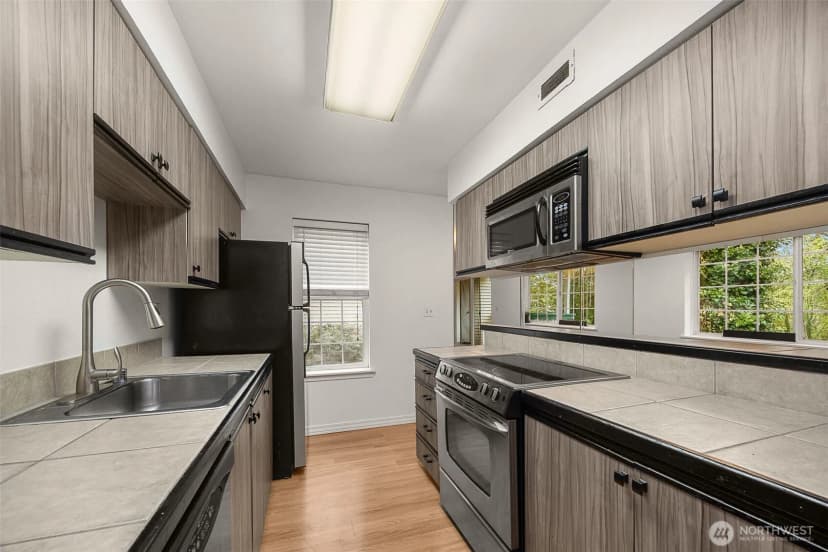 Property photo for 1830 S 336th Street #g-201, Federal Way photo 14