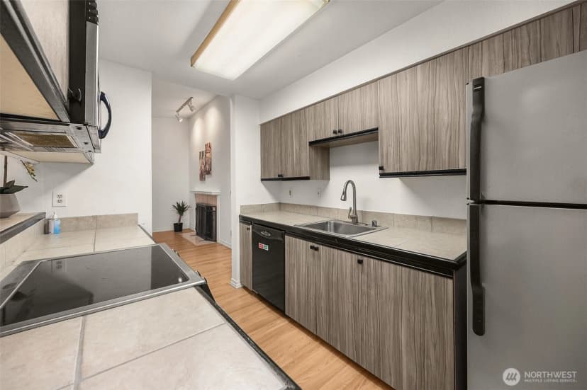 Property photo for 1830 S 336th Street #g-201, Federal Way photo 13