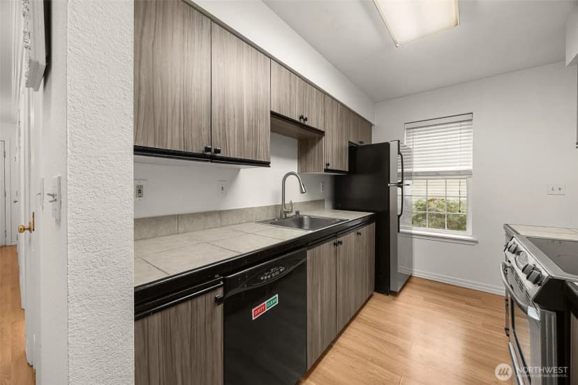 Property photo for 1830 S 336th Street #g-201, Federal Way photo 12