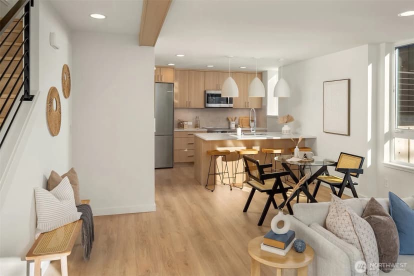 Property photo for 2534 30th Avenue W, Seattle photo 5