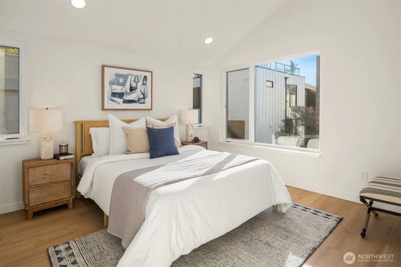 Property photo for 2534 30th Avenue W, Seattle photo 19