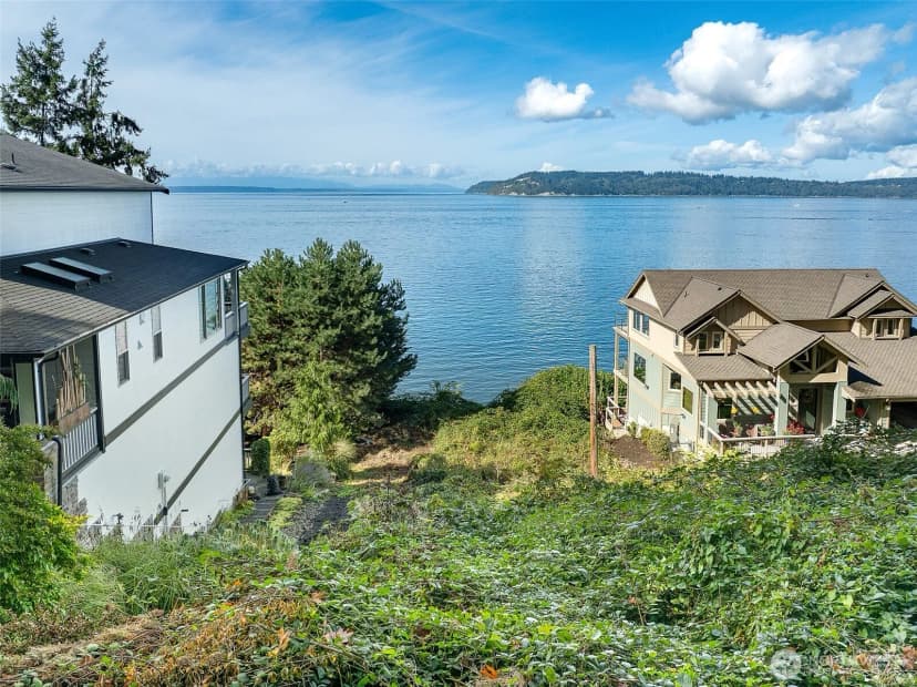Property photo for 12016 Possession Lane, Edmonds photo 3