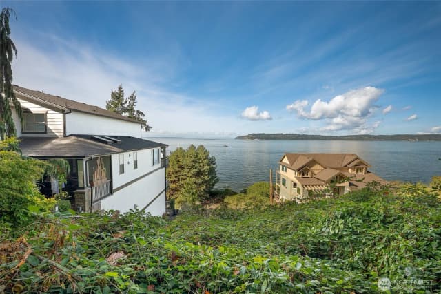 Property photo for 12016 Possession Lane, Edmonds photo 2