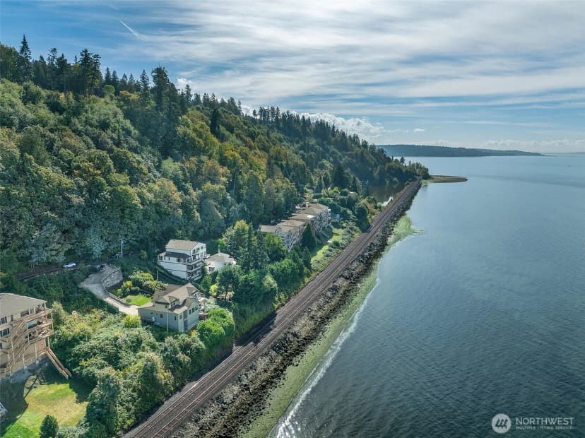 Property photo for 12016 Possession Lane, Edmonds photo 17