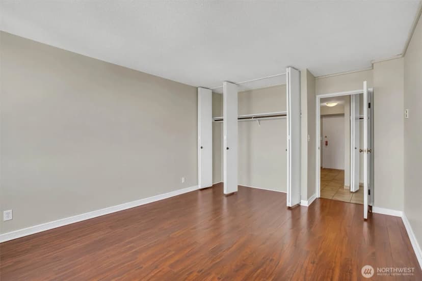 Property photo for 4540 8th Avenue Ne #1403, Seattle photo 20
