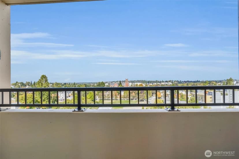 Property photo for 4540 8th Avenue Ne #1403, Seattle photo 6