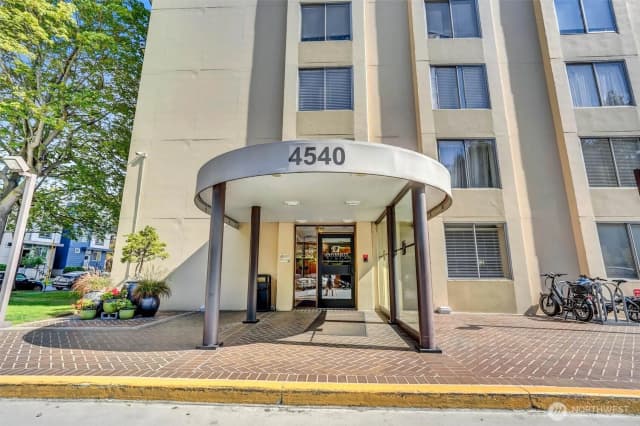Property photo for 4540 8th Avenue Ne #1403, Seattle