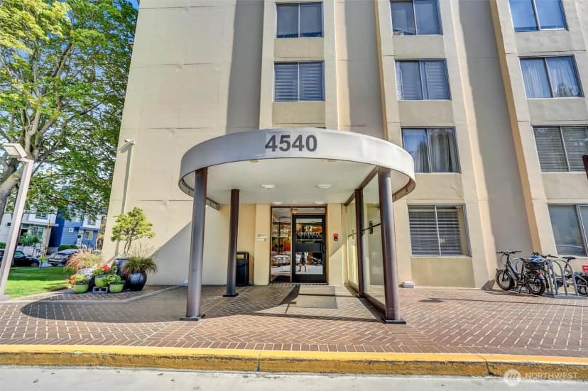 Property photo for 4540 8th Avenue Ne #1403, Seattle