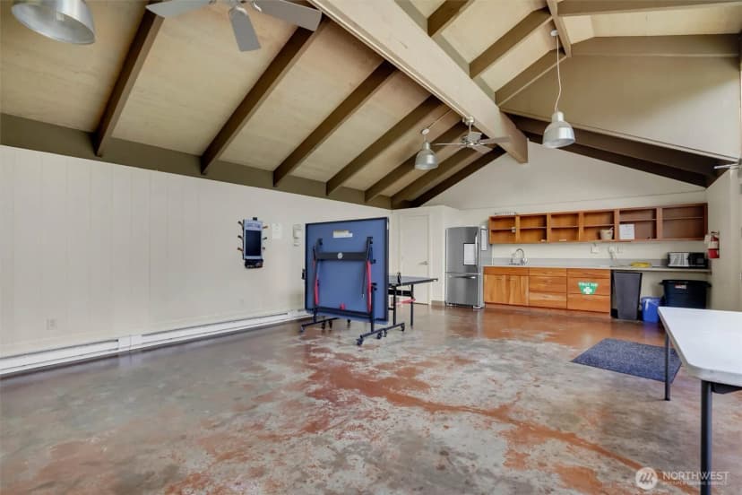 Property photo for 4540 8th Avenue Ne #1403, Seattle photo 30