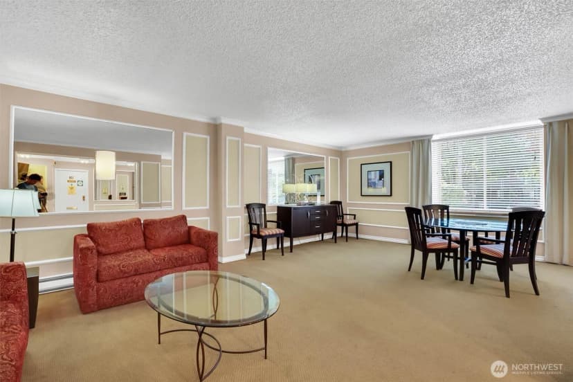 Property photo for 4540 8th Avenue Ne #1403, Seattle photo 32