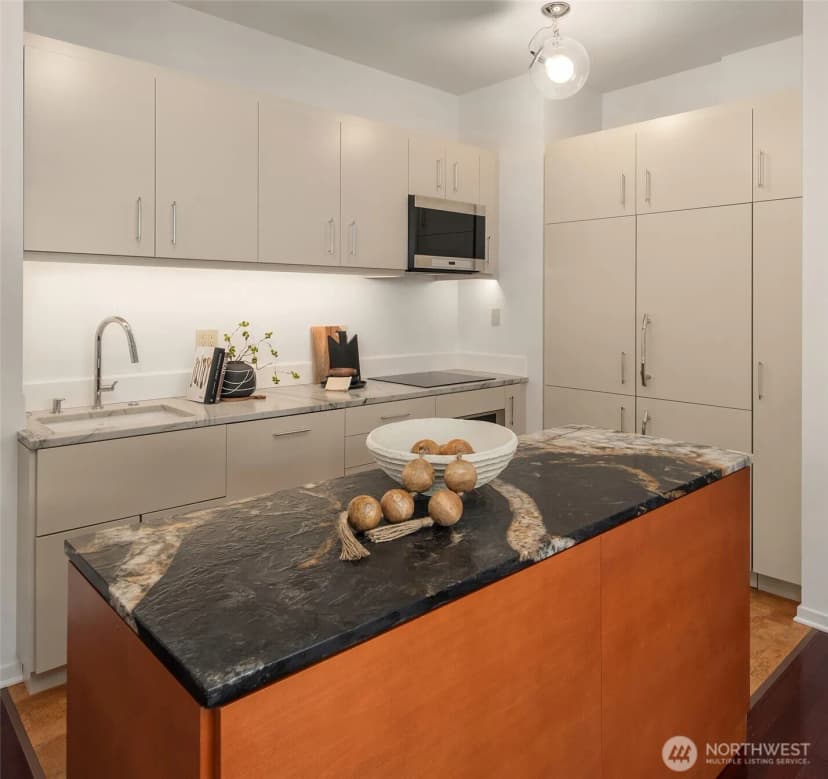 Property photo for 98 Union Street #810, Seattle photo 15