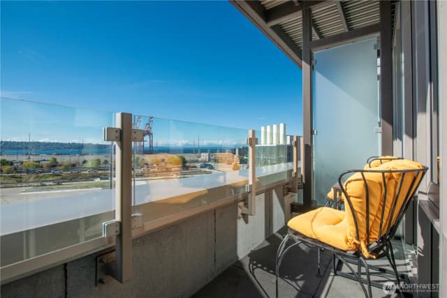 Property photo for 590 1st Avenue S #504, Seattle photo 4