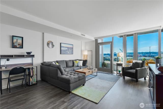 Property photo for 590 1st Avenue S #504, Seattle photo 3