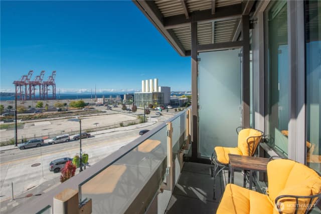 Property photo for 590 1st Avenue S #504, Seattle photo 5
