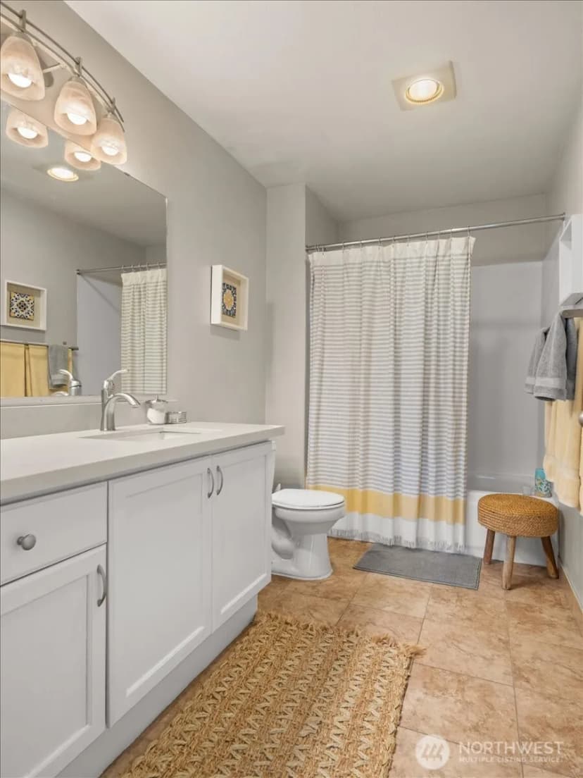 Property photo for 7711 Ne 175th Street #a305, Kenmore photo 22