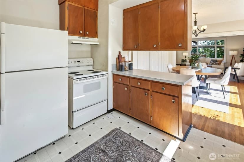 Property photo for 4743 5th Avenue Ne, Seattle photo 10