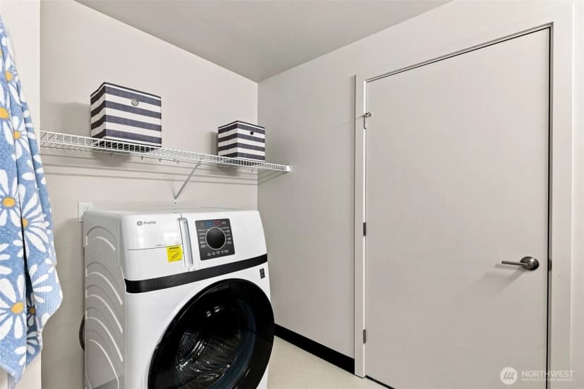 Property photo for 6109 Phinney Avenue N #405, Seattle photo 15