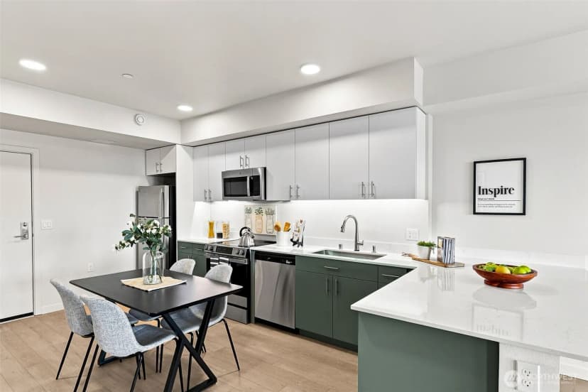 Property photo for 6109 Phinney Avenue N #405, Seattle photo 9
