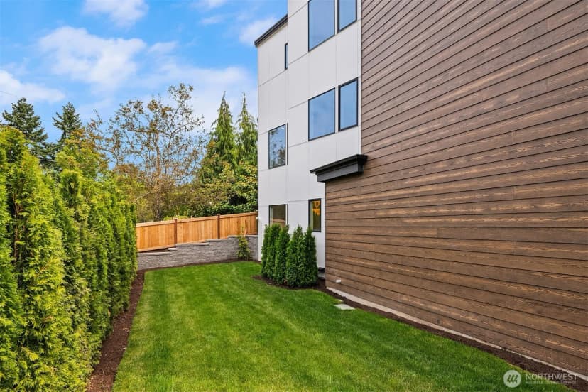 Property photo for 138 8th Court, Kirkland photo 34