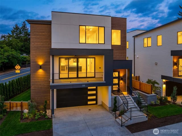 Property photo for 138 8th Court, Kirkland