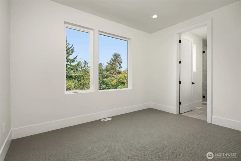 Property photo for 138 8th Court, Kirkland photo 32