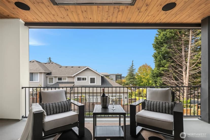 Property photo for 138 8th Court, Kirkland photo 13