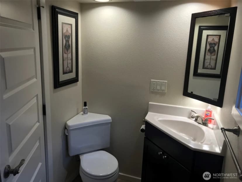 Property photo for 14637 8th Avenue Sw, Burien photo 13