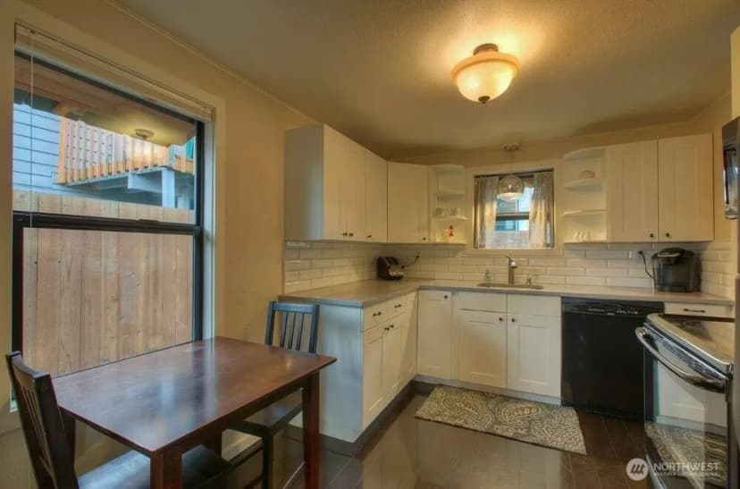Property photo for 14637 8th Avenue Sw, Burien photo 11