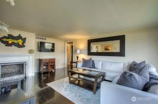 Property photo for 14637 8th Avenue Sw, Burien photo 8