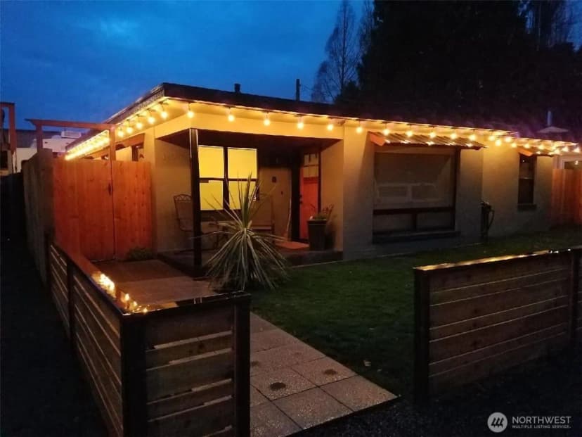 Property photo for 14637 8th Avenue Sw, Burien photo 2