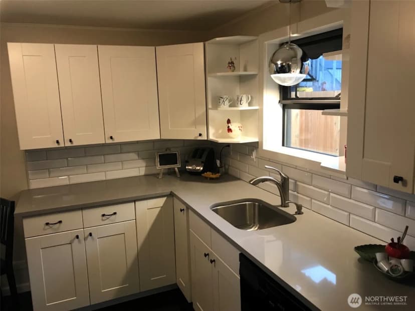 Property photo for 14637 8th Avenue Sw, Burien photo 10