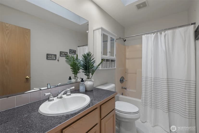 Property photo for 7922 Ne 125th Street, Kirkland photo 29