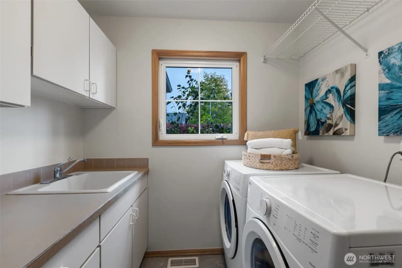 Property photo for 7922 Ne 125th Street, Kirkland photo 27