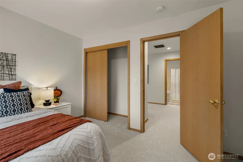 Property photo for 7922 Ne 125th Street, Kirkland photo 40