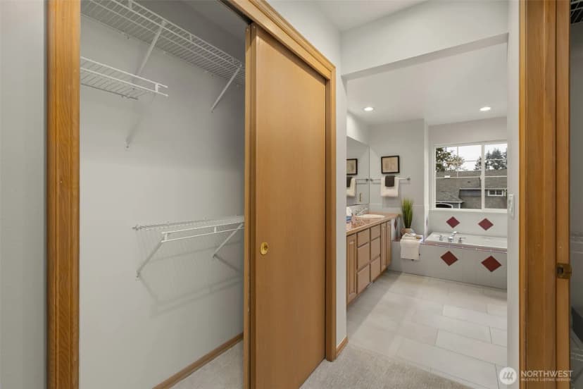 Property photo for 7922 Ne 125th Street, Kirkland photo 37