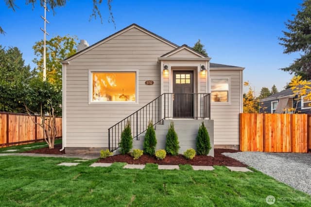 Property photo for 9752 Evanston Avenue N, Seattle
