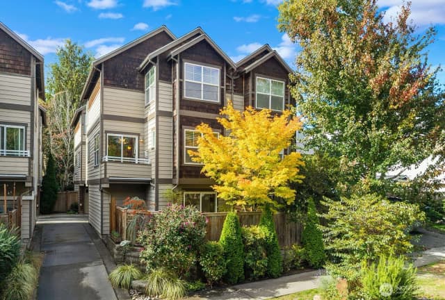 Property photo for 9513 Ashworth Avenue N #a, Seattle photo 3