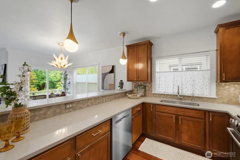 Property photo for 9513 Ashworth Avenue N #a, Seattle photo 12
