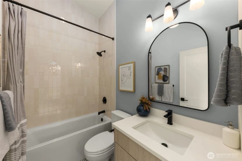 Property photo for 8126 17th Avenue Sw #b, Seattle photo 23