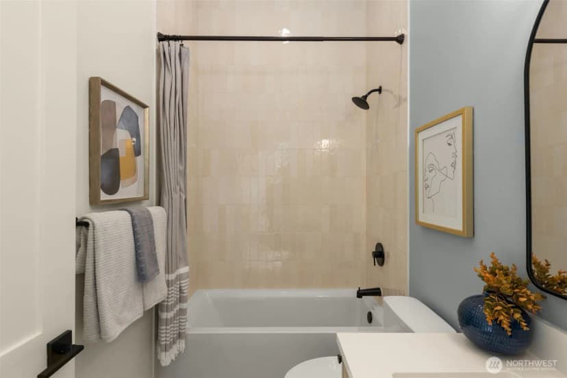 Property photo for 8126 17th Avenue Sw #b, Seattle photo 24