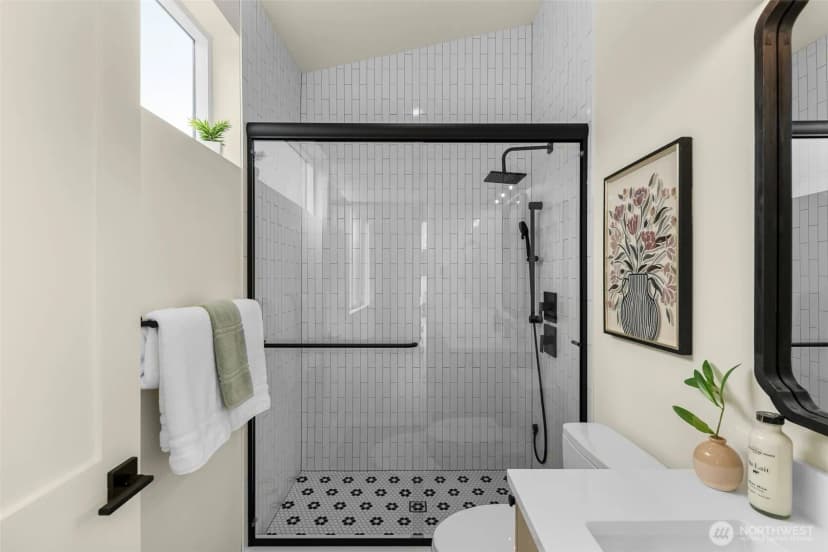 Property photo for 8126 17th Avenue Sw #b, Seattle photo 18