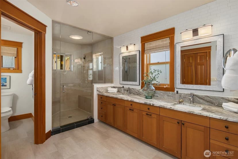 Property photo for 421 2nd Street W, Kirkland photo 26