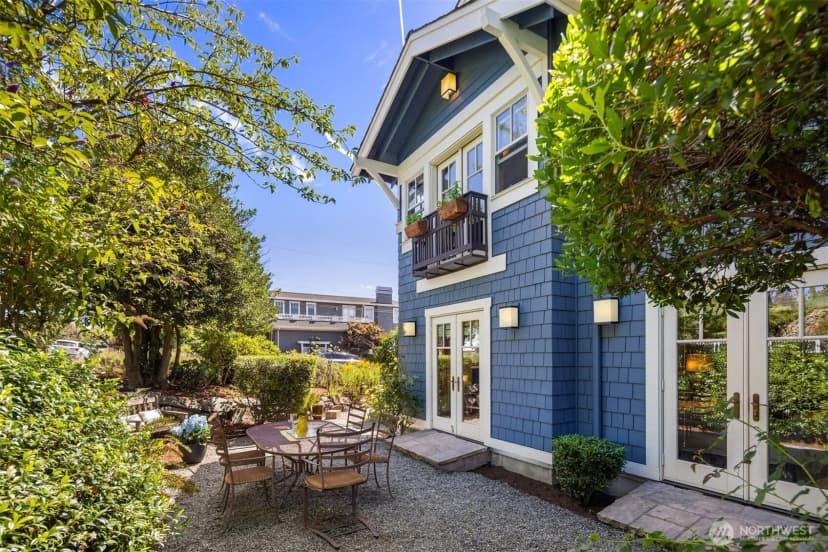 Property photo for 421 2nd Street W, Kirkland photo 35
