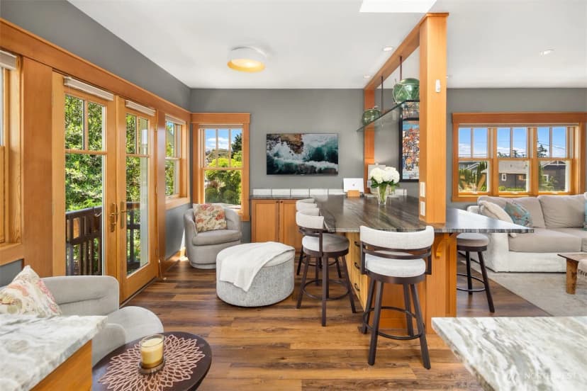Property photo for 421 2nd Street W, Kirkland photo 17